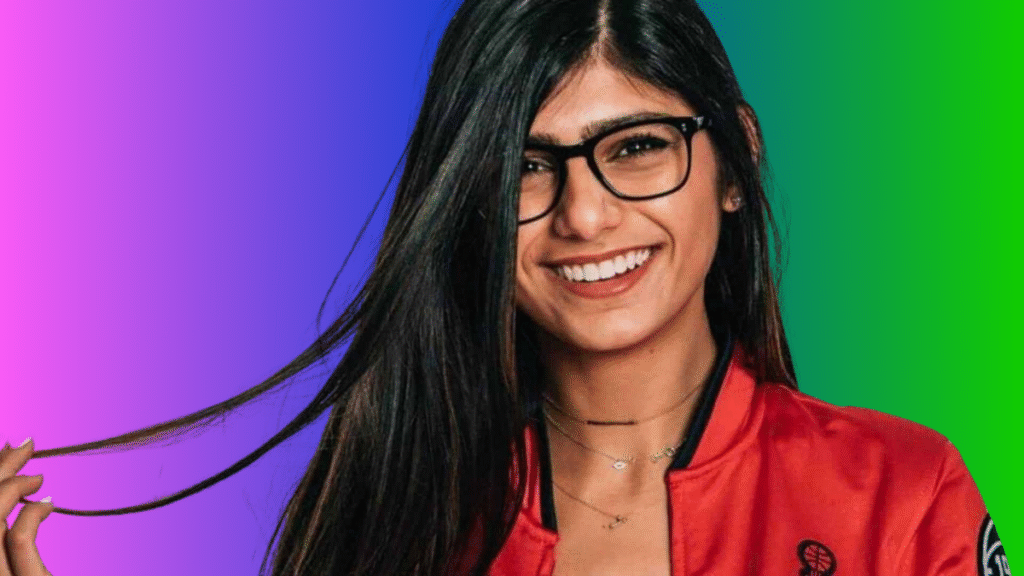 mia khalifa smiling image